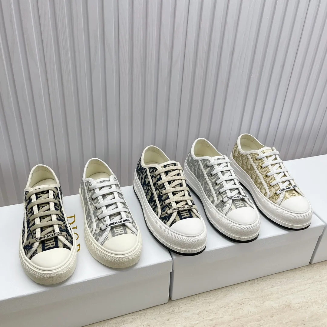 👟👟Ex-factory price 480👟👟 Women's Shoes Women's Clothing Women's Shoes Women's Clothing Women's Shoes Factory Ready Stock High Quality Dior (Dior) flat sneakers with fully embroidered iconic patterns 👟👟 Women's Shoes Women's Clothing ♦️Top quality in the market🎗Hot model in foreign counters🎗Non-common imitation version in the market🎗🔳The fabric is made of Italian🇮🇹imported fabrics❗️Embroidered upper, original mold injection Logo frosted five-pointed star outsole🔳Inside imported lambskin + high elasticity injection molding mold Logo foam feet Code number: 35 to 42